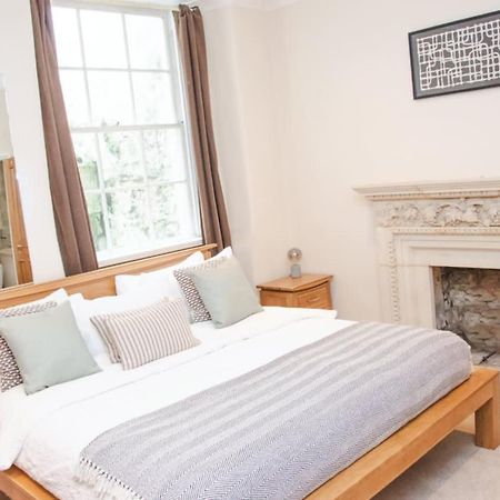 Garden Flat In Period Property Centrally Located Bath Exterior foto