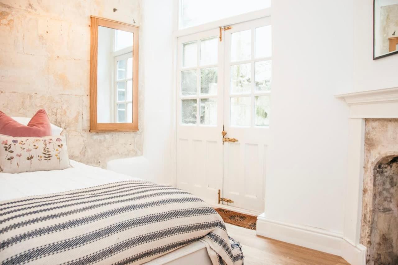 Garden Flat In Period Property Centrally Located Bath Exterior foto